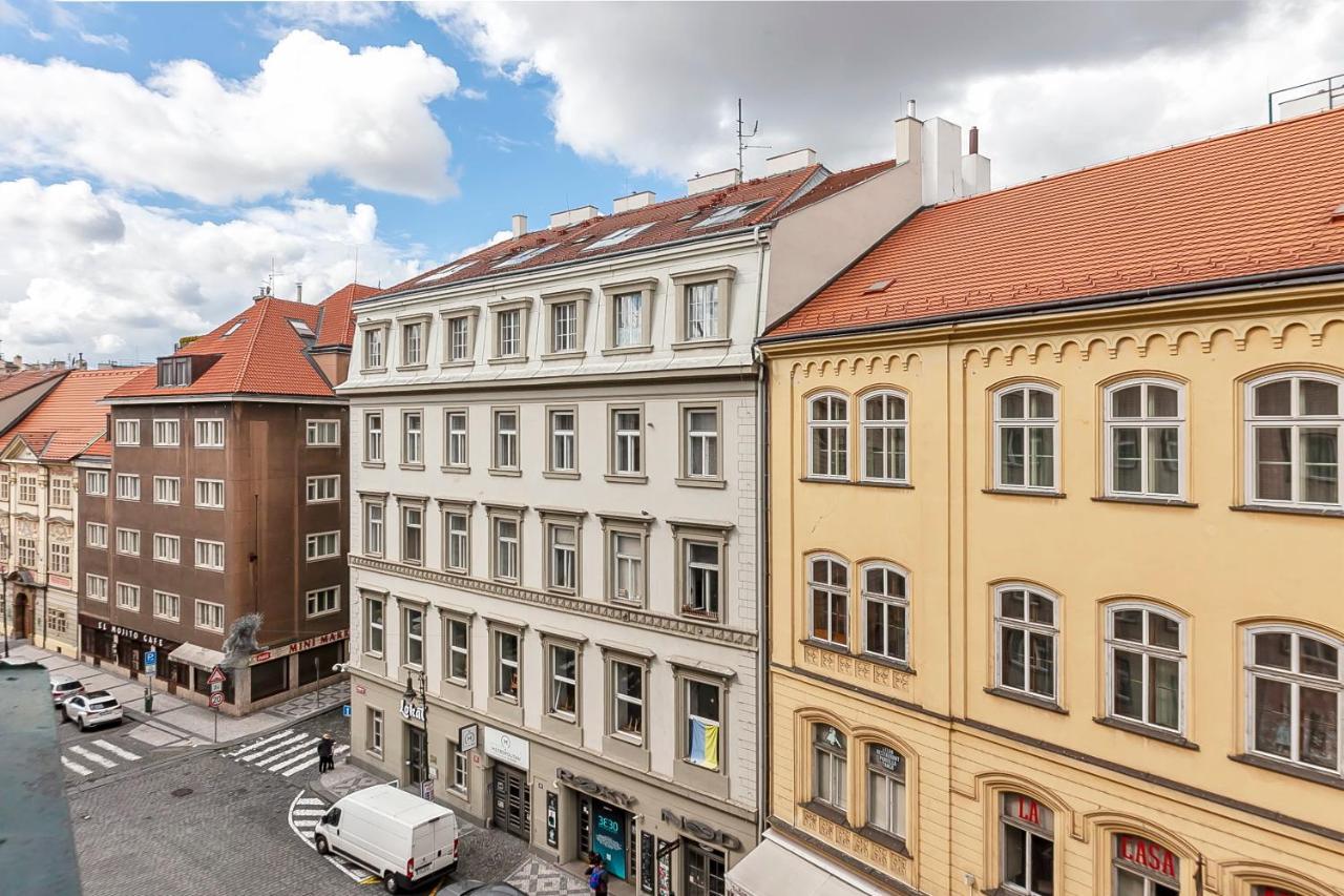 Popular Location / Street View / 4 Ppl / Netflix Apartamento *