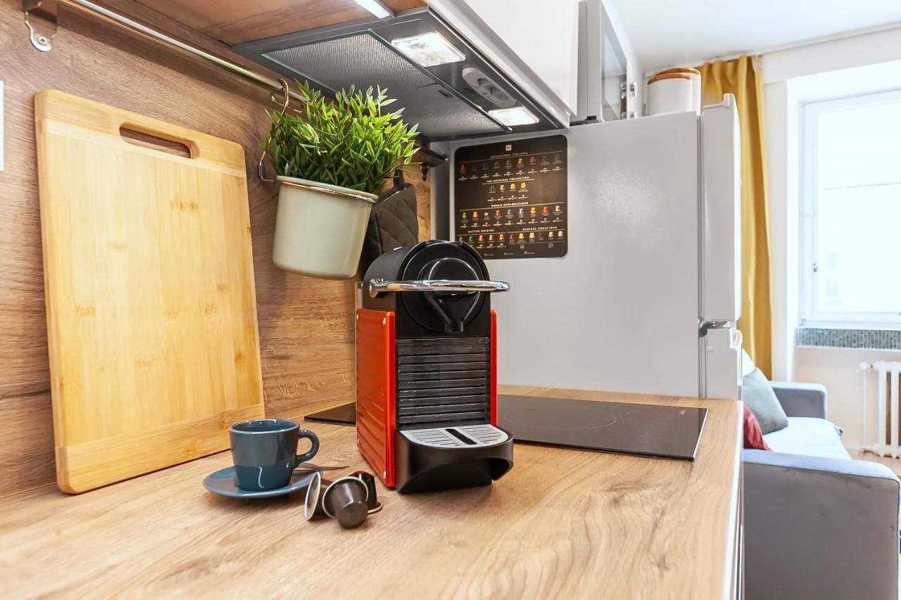 Popular Location / Street View / 4 Ppl / Netflix Apartamento *