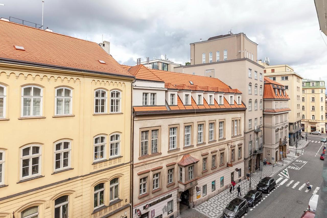 Popular Location / Street View / 4 Ppl / Netflix Apartamento